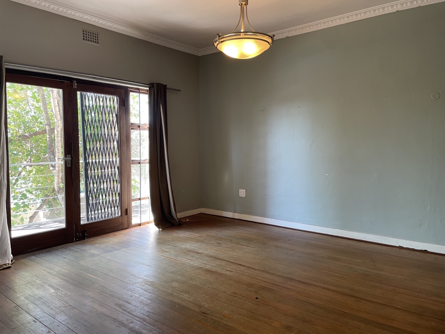 To Let 3 Bedroom Property for Rent in Vredehoek Western Cape